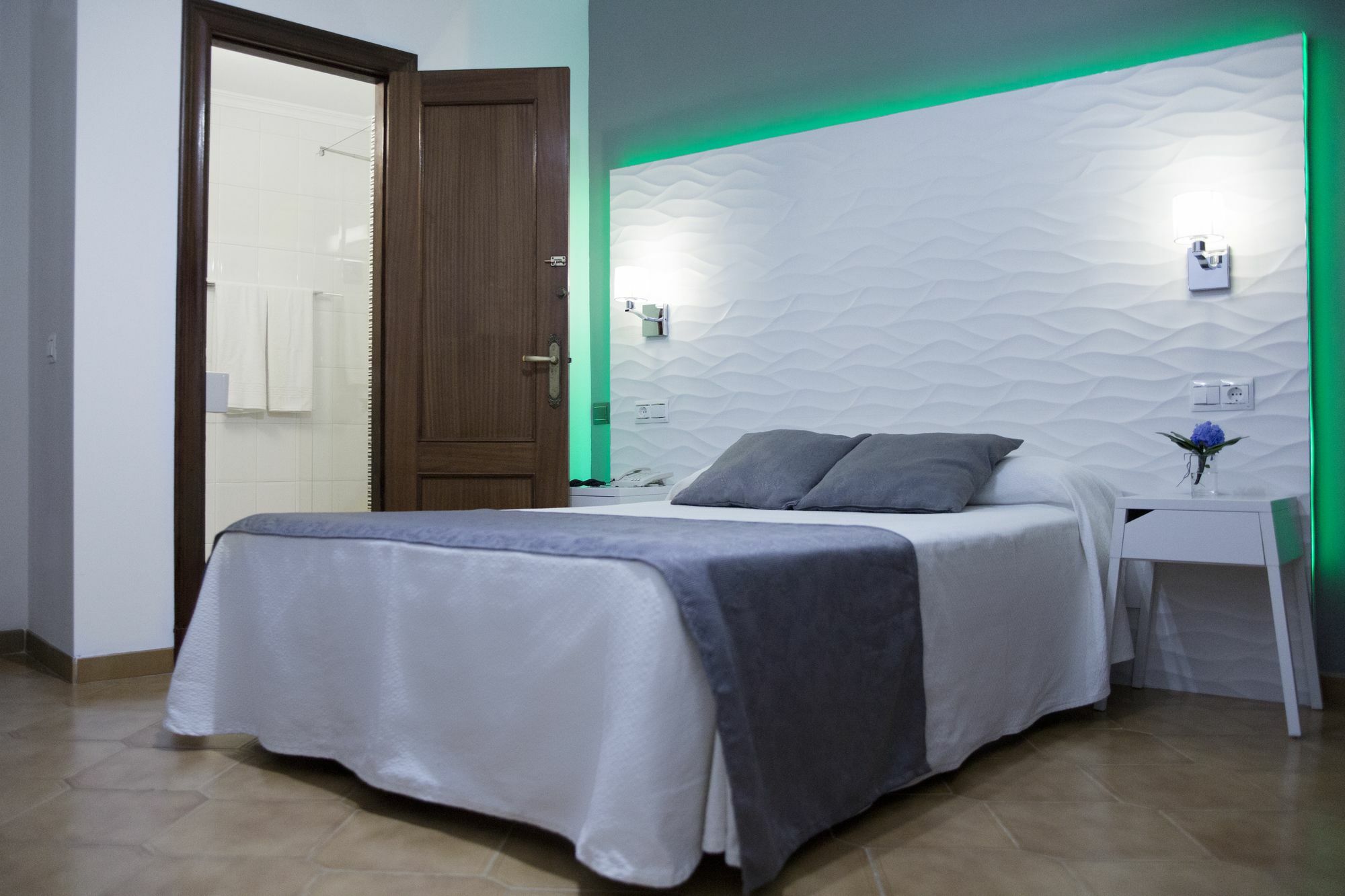 Hostal Alhambra - Adults Only Nerja Zewnętrze zdjęcie